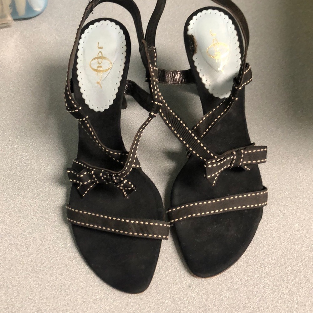 Black and white strappy bow Joey heels!!